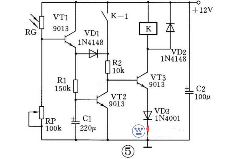 三极管组成的光控开关电路原理图