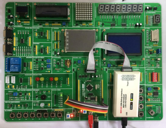 畅学多功能MSP430F149实验箱流水灯模块